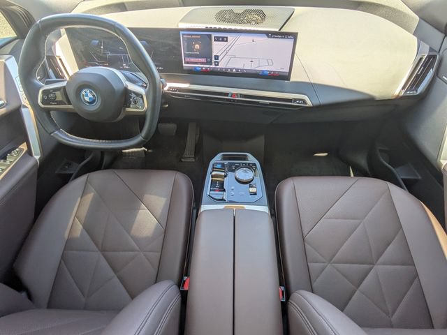 Used 2025 BMW iX xDrive50 w/ Sport Package AWD/4WD image 15