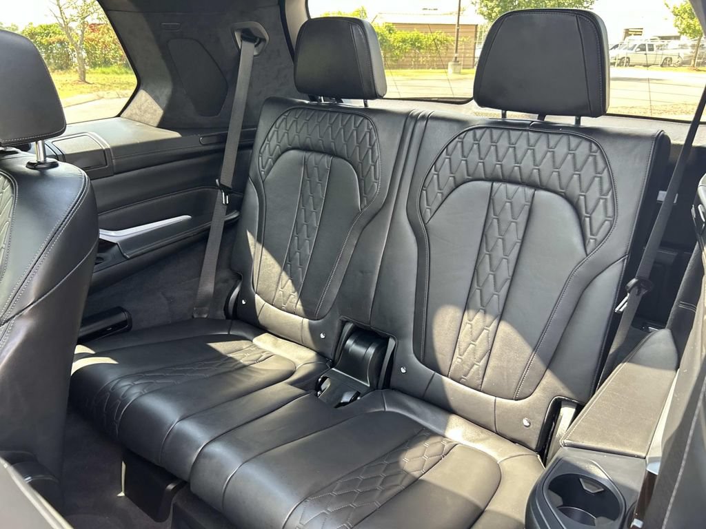 Used 2021 BMW X7 M50i AWD/4WD image 29