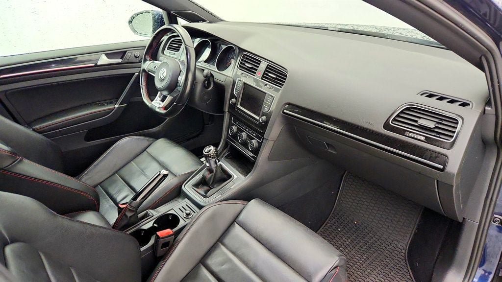 Used 2017 Volkswagen GTI SE FWD image 24