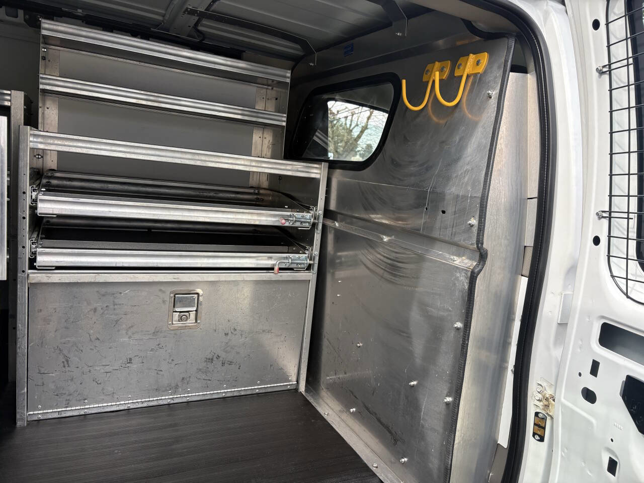 Used 2014 Chevrolet Express 2500 image 10