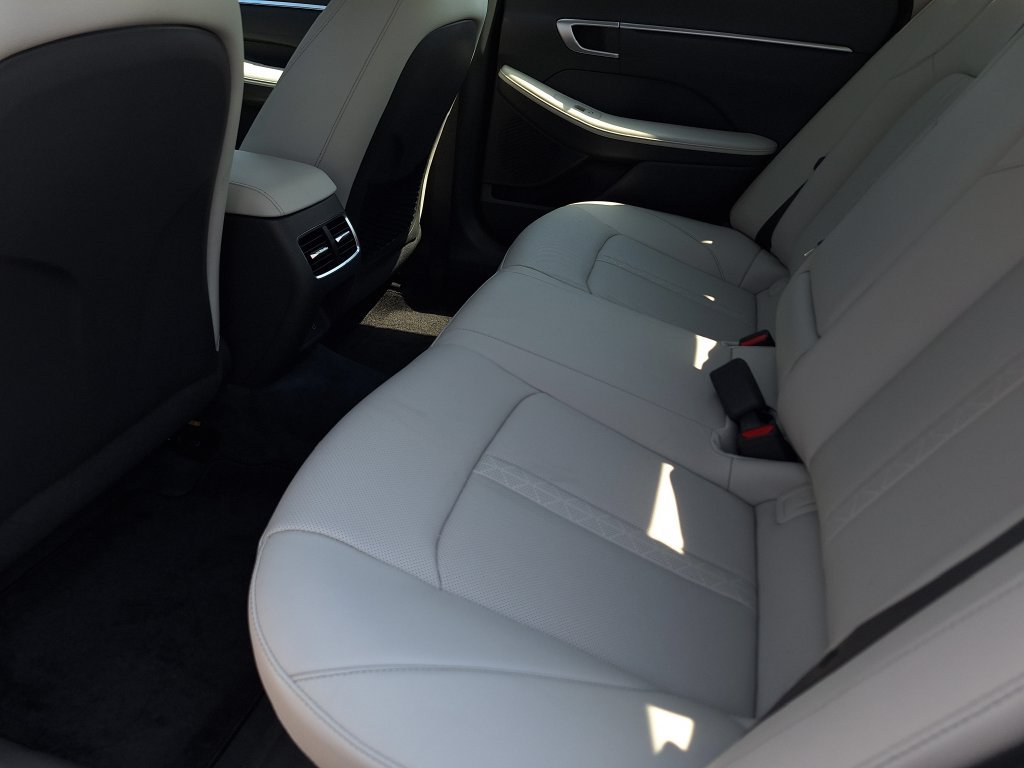 Certified 2025 Hyundai Sonata Limited FWD image 12