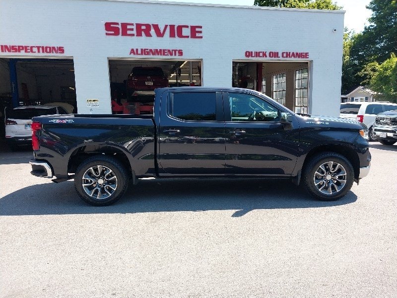 Used 2024 Chevrolet Silverado 1500 LT AWD/4WD image 1
