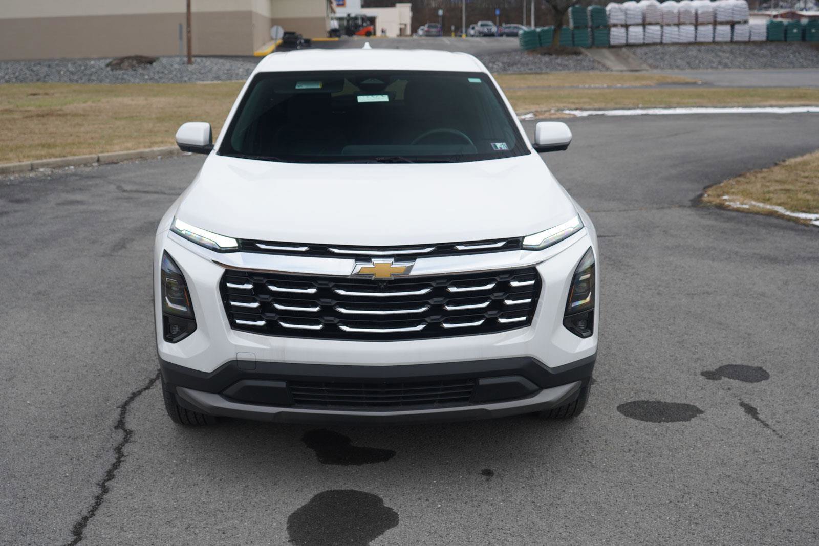 New 2025 Chevrolet Equinox LT w/ Safety and Technology Package image 9