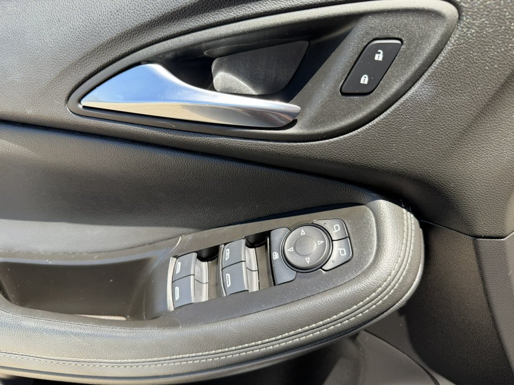 Certified 2023 Buick Encore GX Preferred w/ Cold Weather Comfort Package AWD/4WD image 29