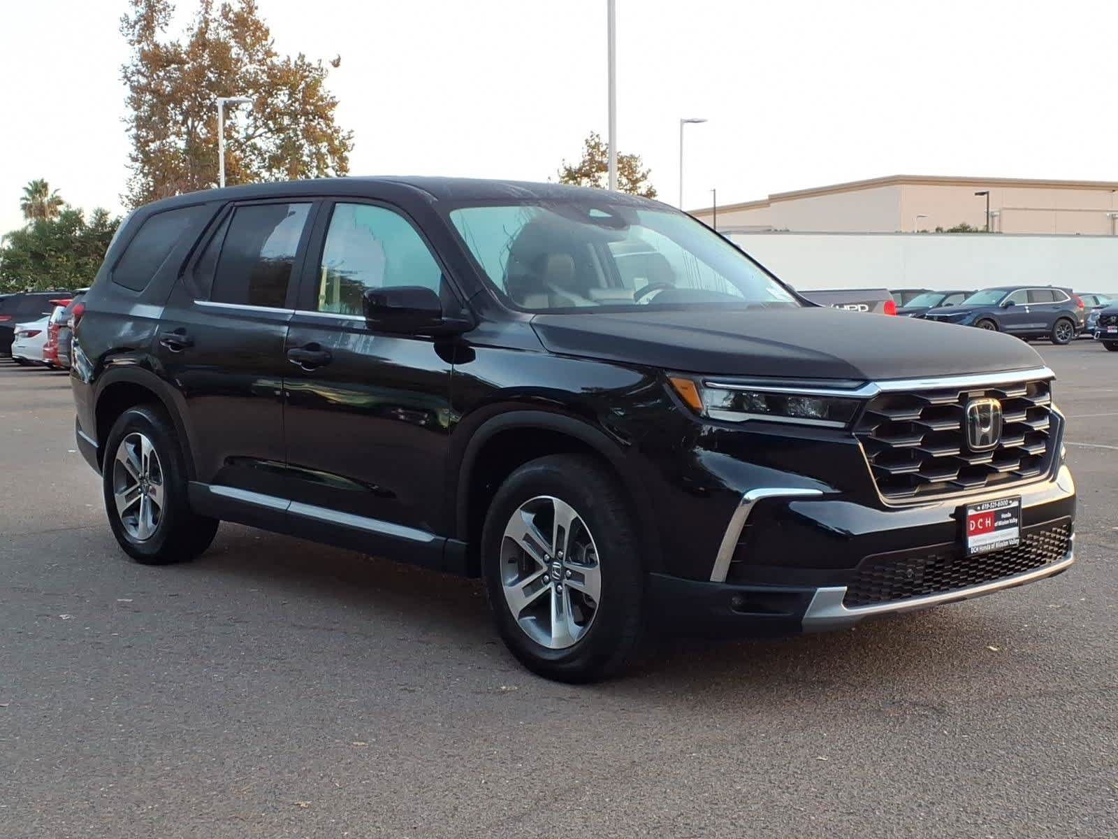 Used 2025 Honda Pilot EX-L image 3