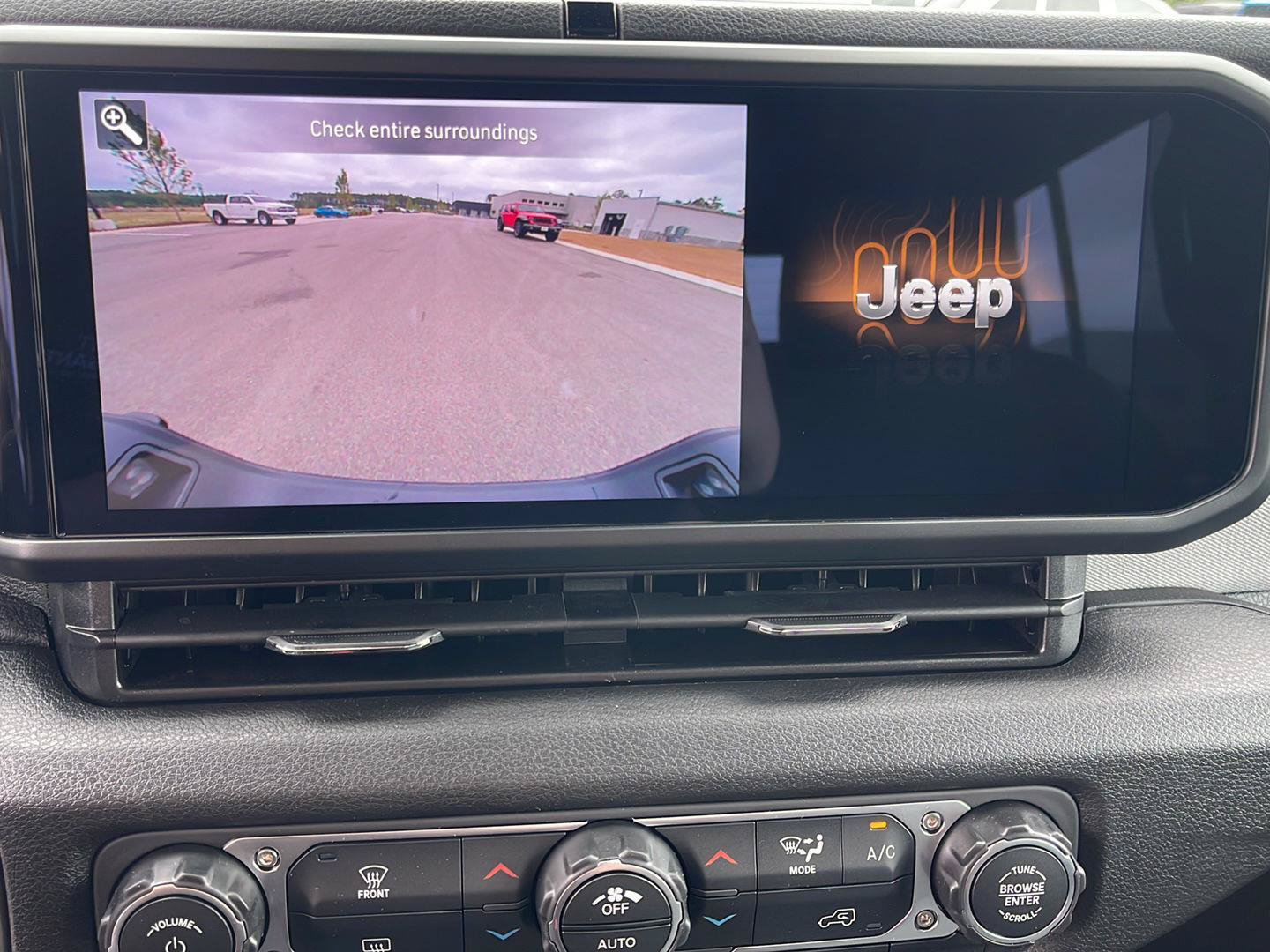 New 2026 Jeep Gladiator Sport AWD/4WD image 19
