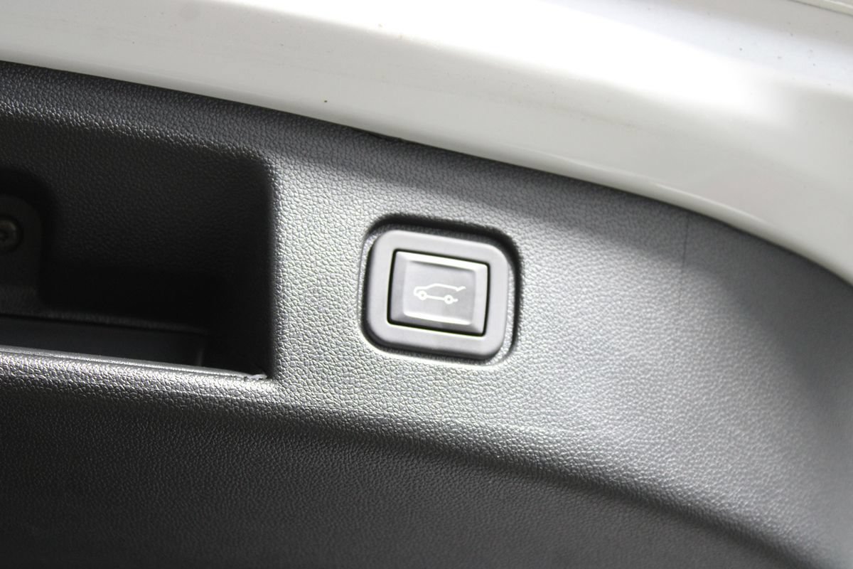 Used 2024 Chevrolet Blazer EV LT AWD/4WD image 32