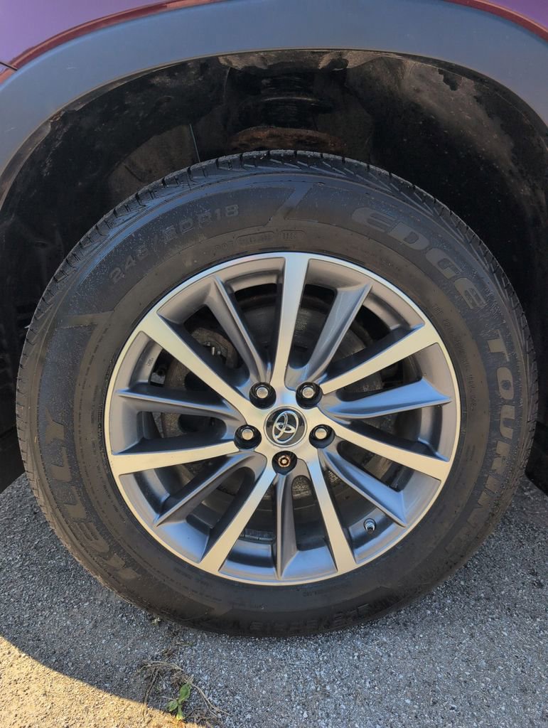 Used 2018 Toyota Highlander XLE AWD/4WD image 62