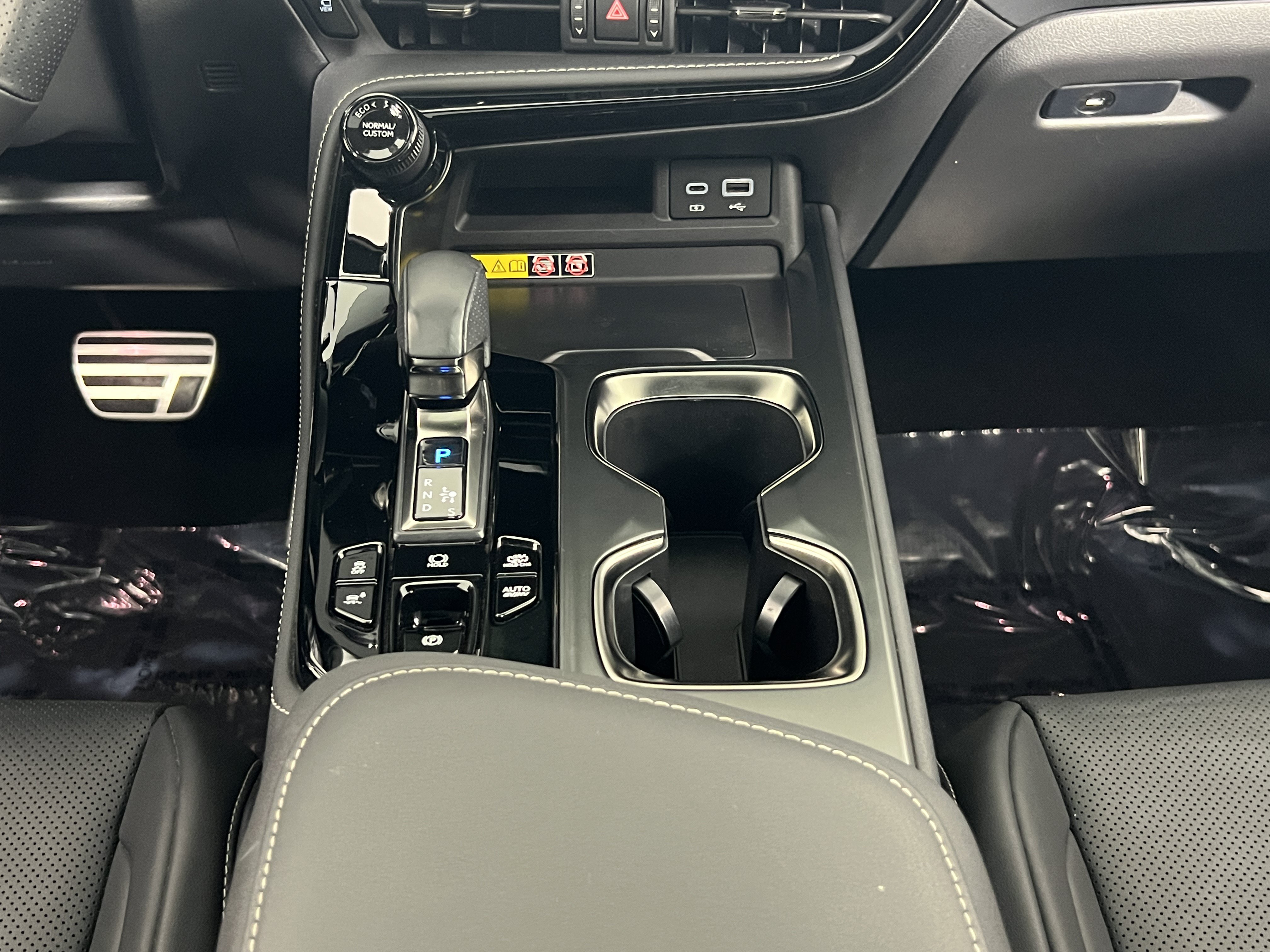 Used 2024 Lexus NX 450h+ F Sport w/ Vision Package AWD/4WD image 18