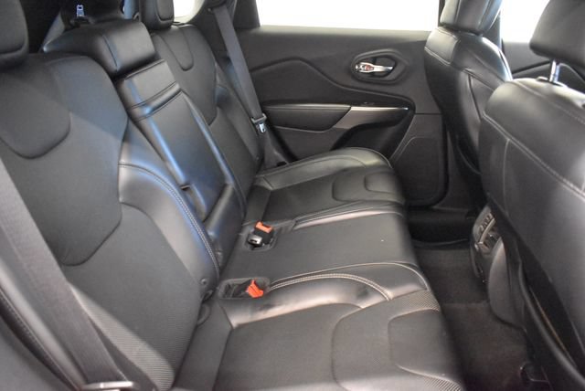 Used 2019 Jeep Cherokee Limited AWD/4WD image 17