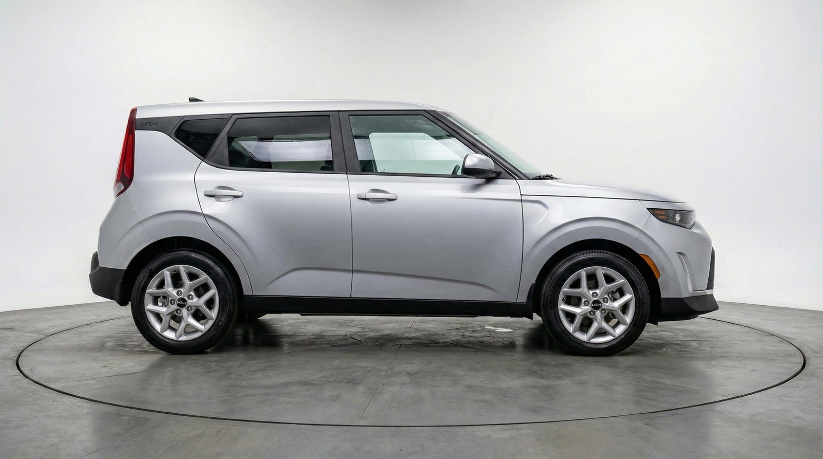 Used 2025 Kia Soul LX w/ LX Technology Package image 11
