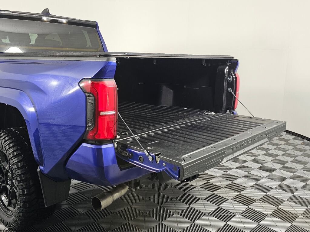 Used 2024 Toyota Tacoma SR5 image 18