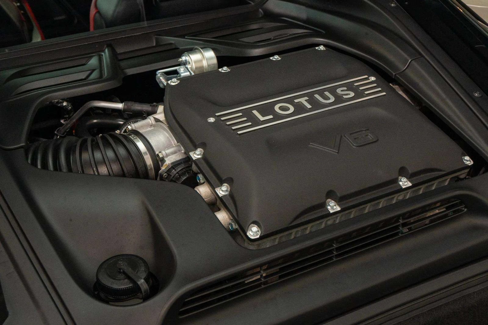 Used 2025 Lotus Emira RWD image 34