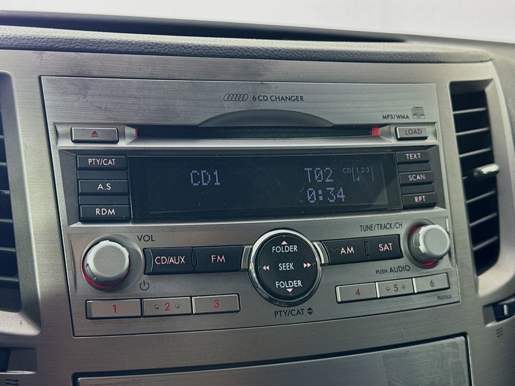 Used 2011 Subaru Outback 2.5i Limited image 15