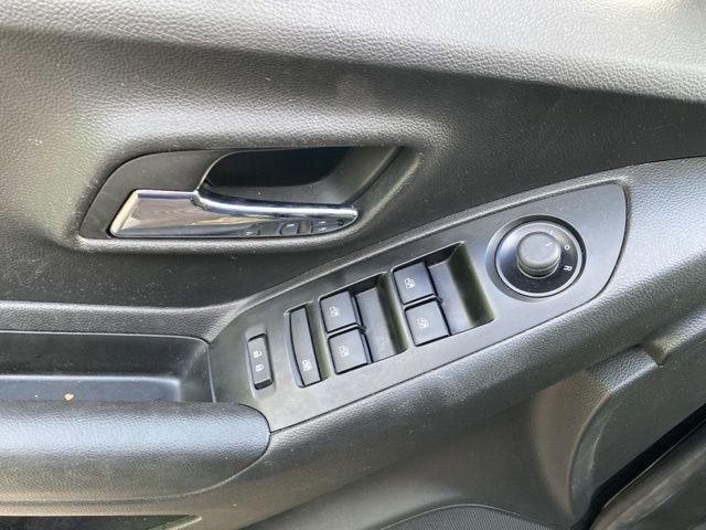 Used 2022 Chevrolet Trax LS w/ Tint and Cruise Package AWD/4WD image 17