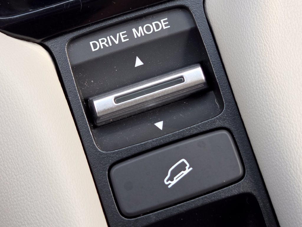 Used 2024 Honda HR-V LX image 10