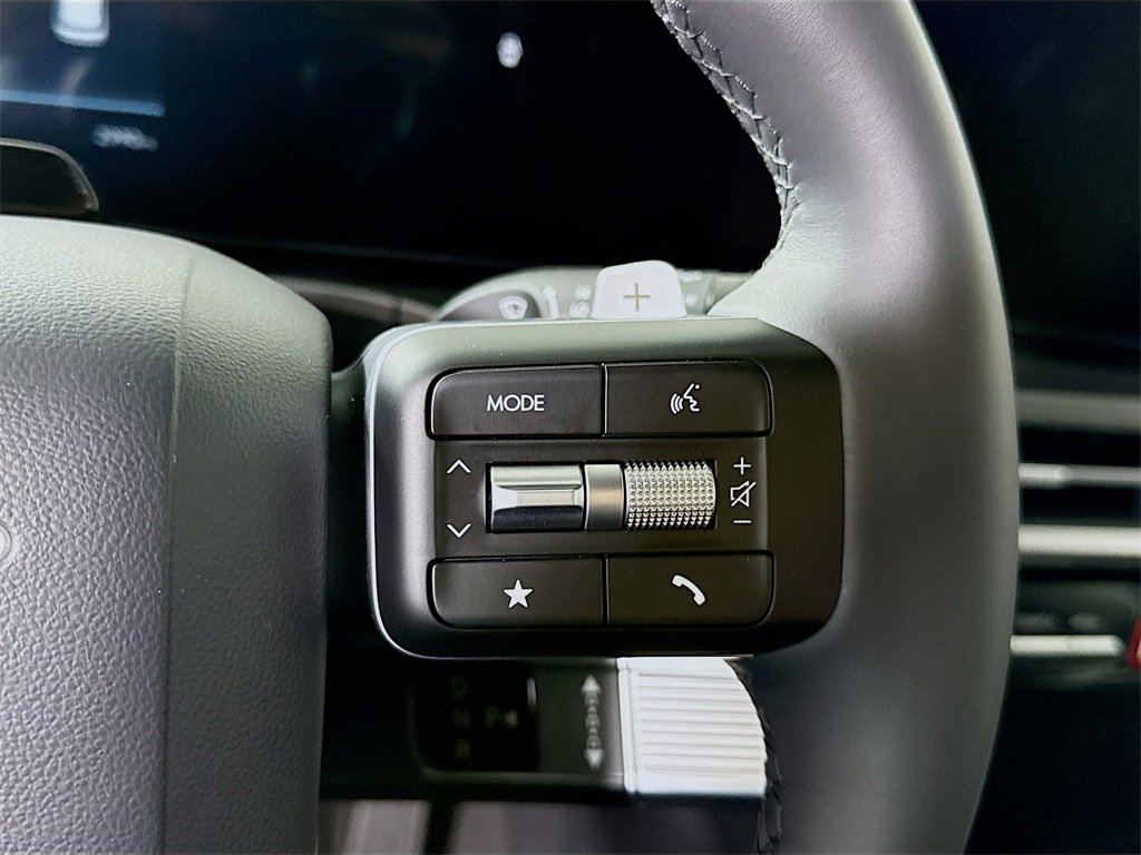 Certified 2025 Hyundai Santa Fe SEL image 23