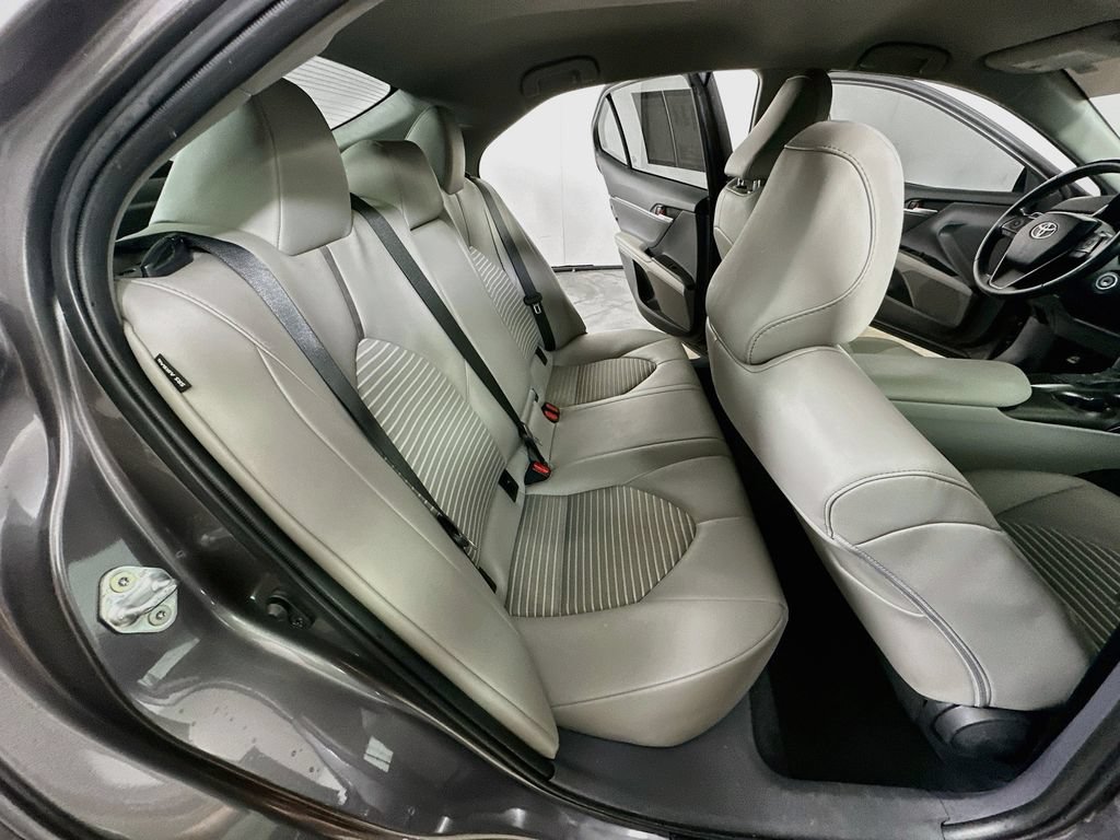 Used 2023 Toyota Camry SE FWD image 11