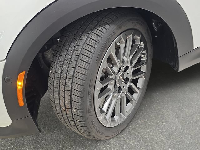 Used 2025 MINI Cooper 2-Door Hardtop FWD image 27