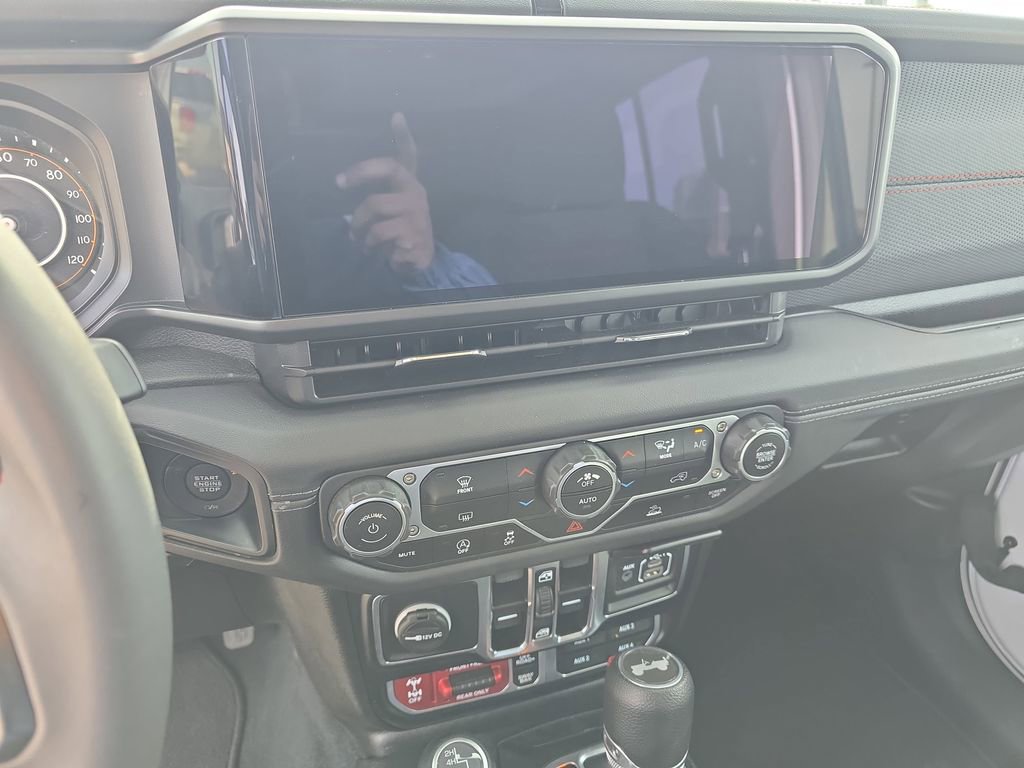 Used 2024 Jeep Wrangler Unlimited Rubicon image 21