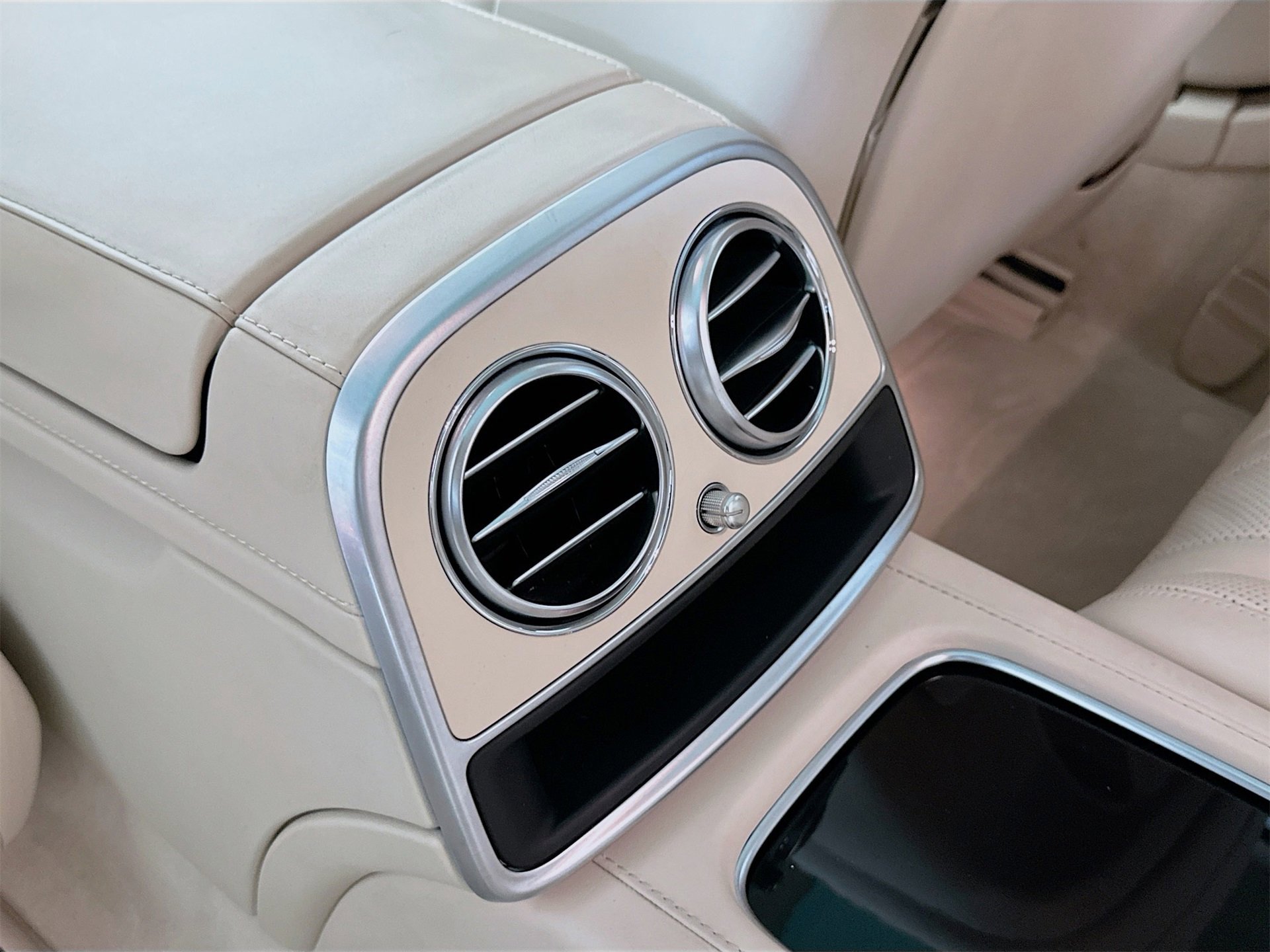 Used 2019 Mercedes-Benz S 560 4MATIC Coupe image 28