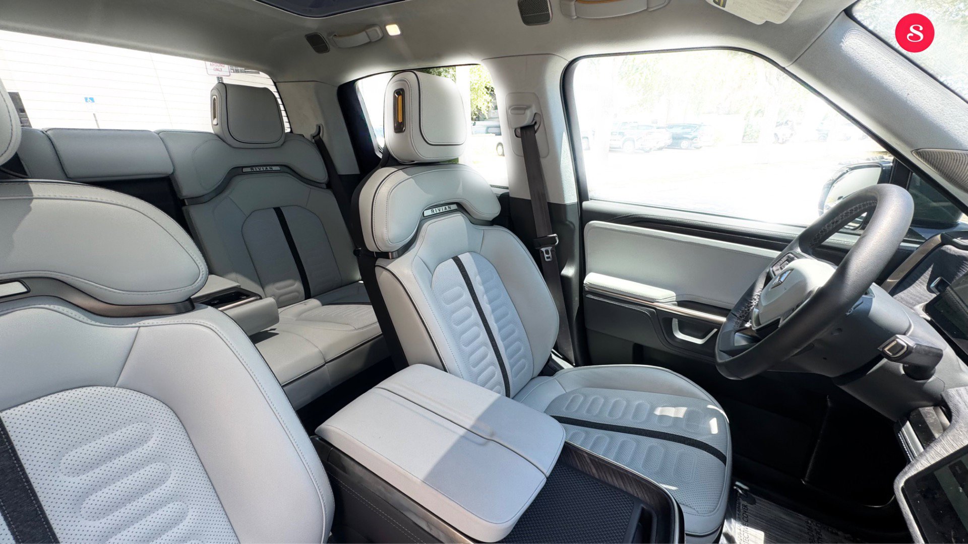 Used 2024 Rivian R1T Adventure AWD/4WD image 19