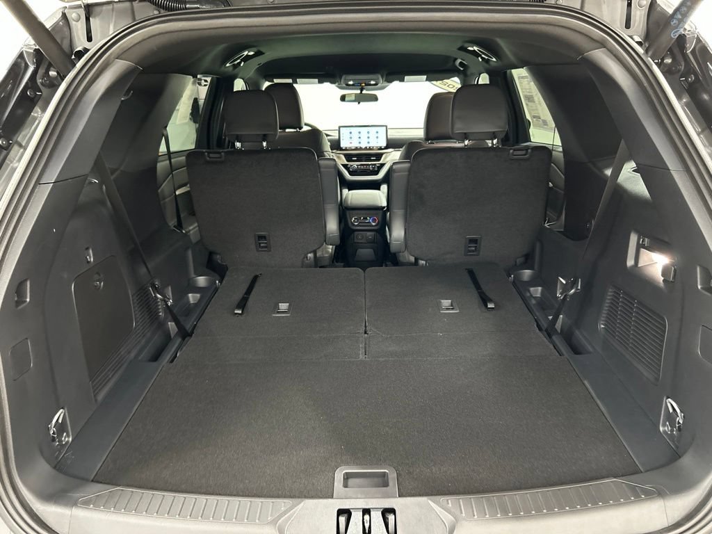New 2027 Ford Explorer Active w/ Active Comfort Package AWD/4WD image 30