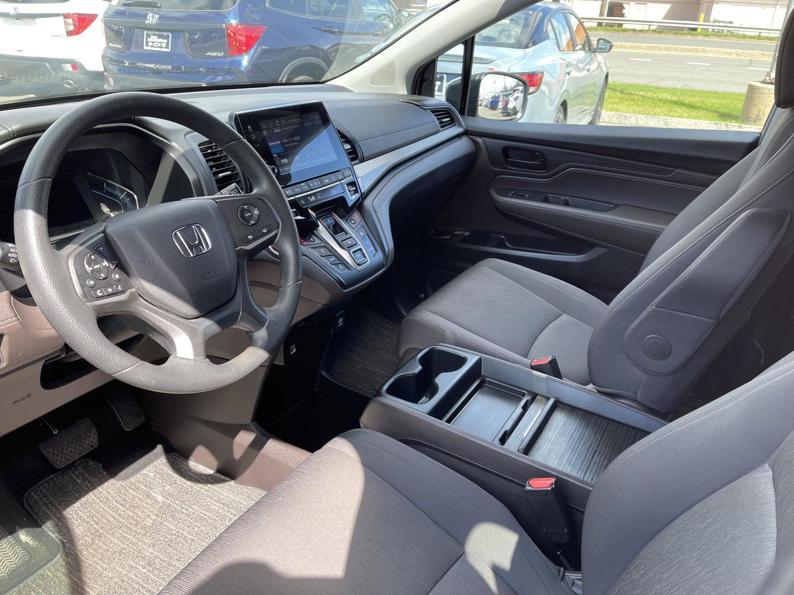 Used 2024 Honda Odyssey EX image 4