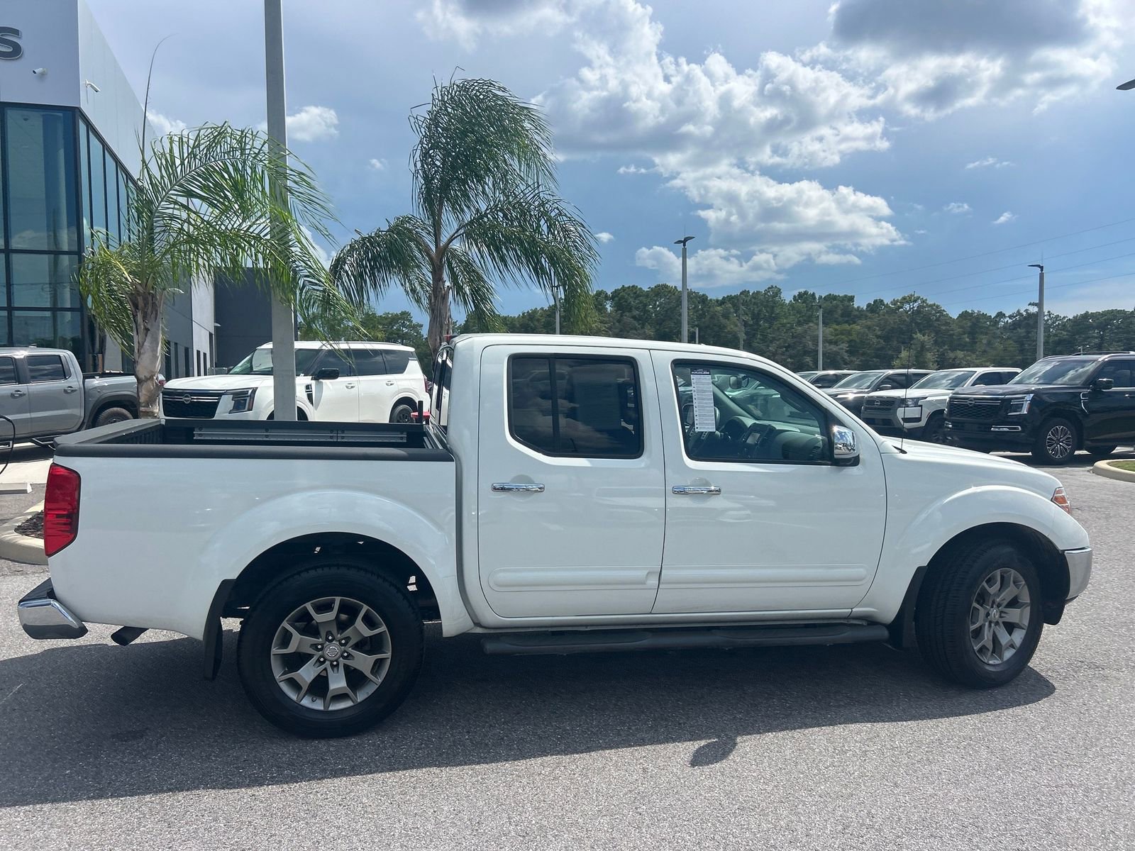 Used 2019 Nissan Frontier SL image 10