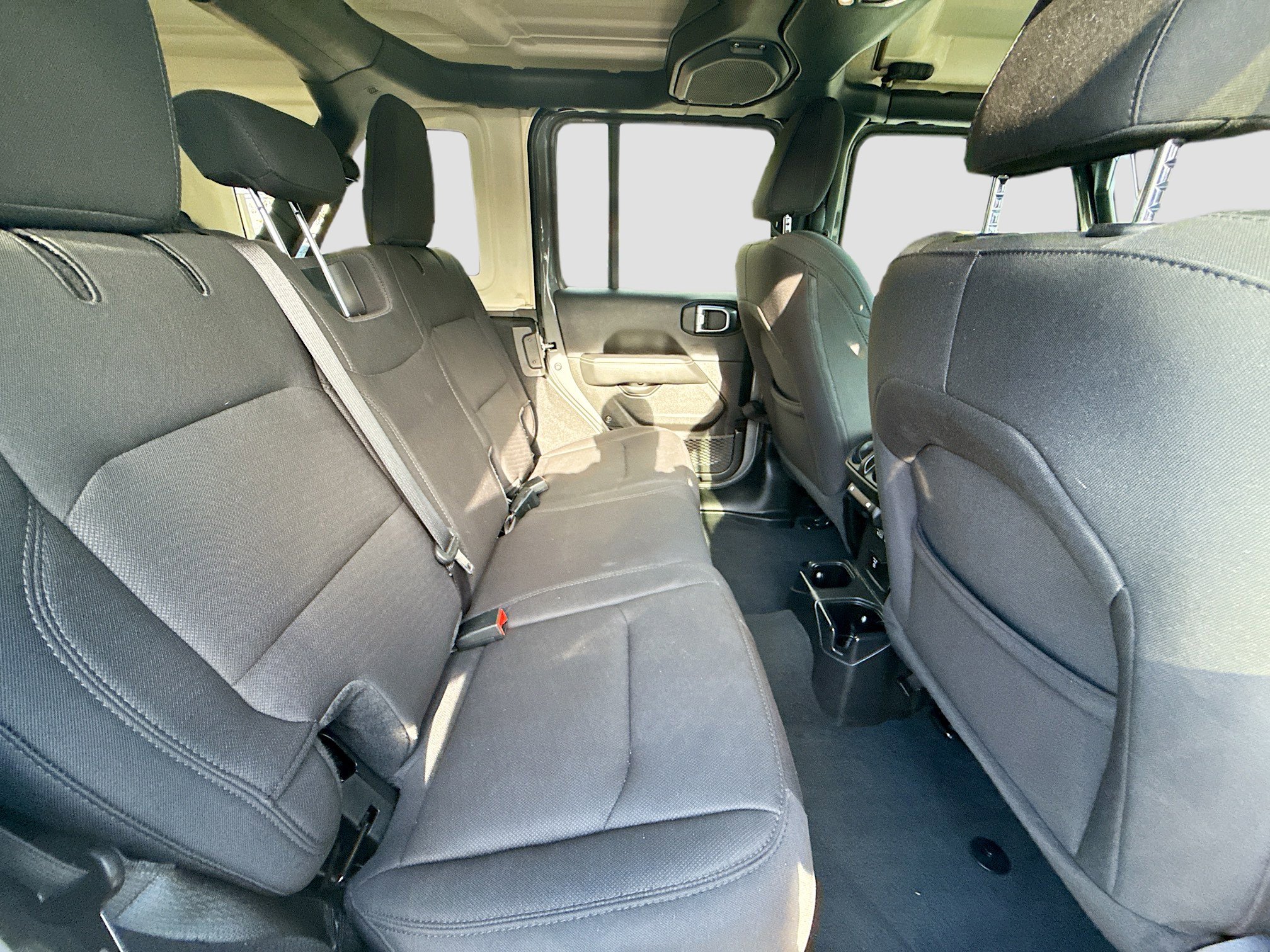 Used 2022 Jeep Wrangler Unlimited Sahara image 27