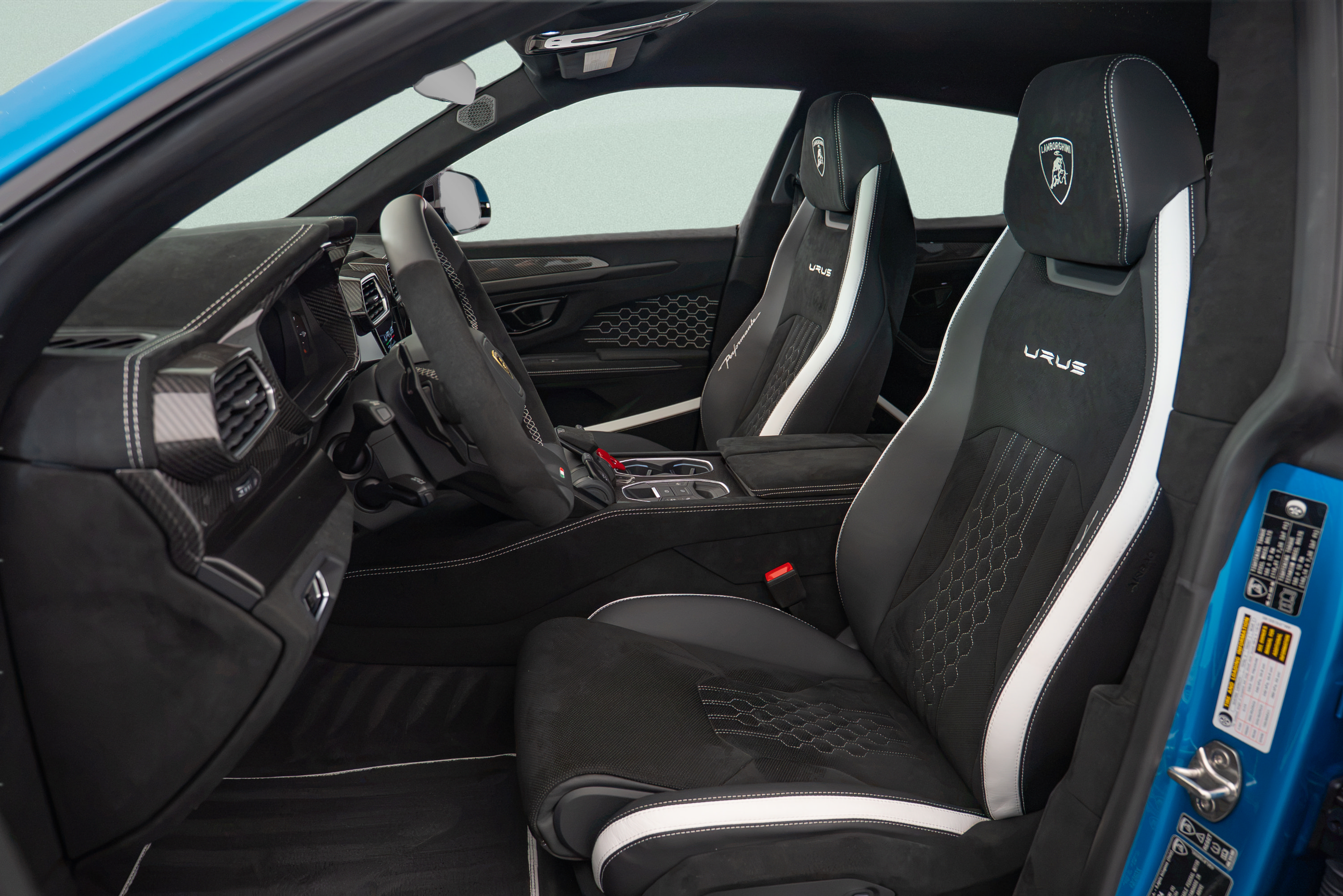 Used 2024 Lamborghini Urus Performante AWD/4WD image 9