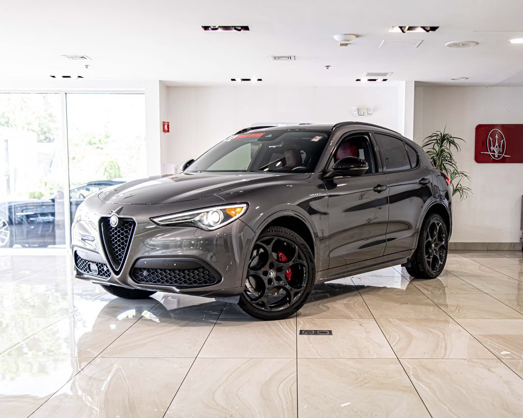 Used 2022 Alfa Romeo Stelvio Veloce AWD/4WD image 1