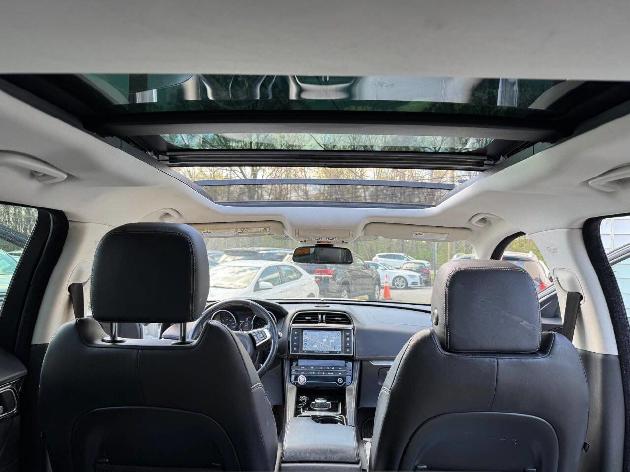 Used 2017 Jaguar F-PACE R-Sport image 43