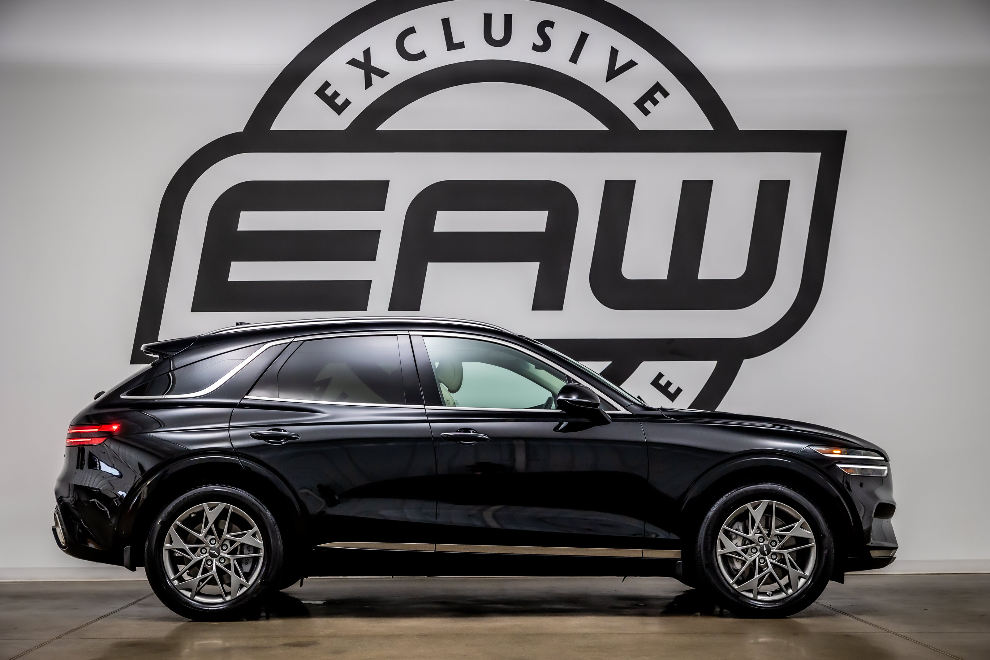 Used 2024 Genesis GV70 2.5T w/ Advanced Package AWD/4WD image 9