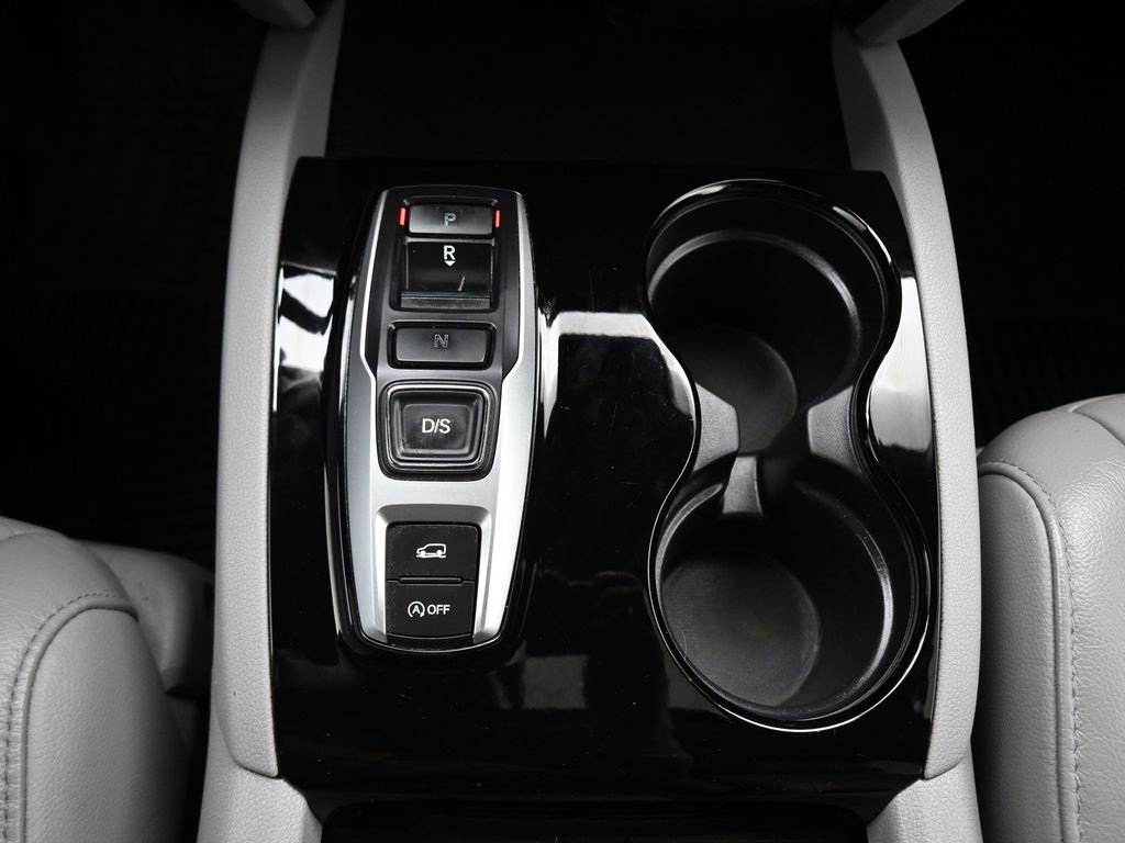 Used 2016 Honda Pilot Touring image 25