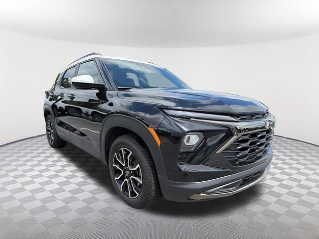 Used 2025 Chevrolet TrailBlazer ACTIV w/ Driver Confidence Package FWD image 3