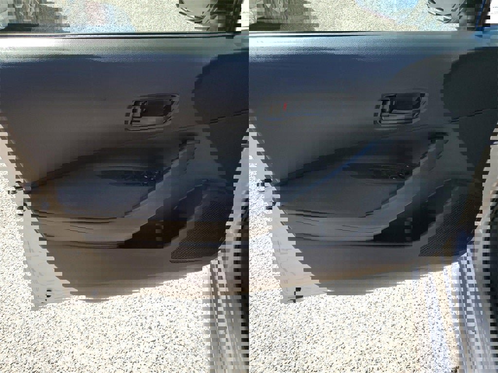 Used 2022 Toyota Corolla LE image 16