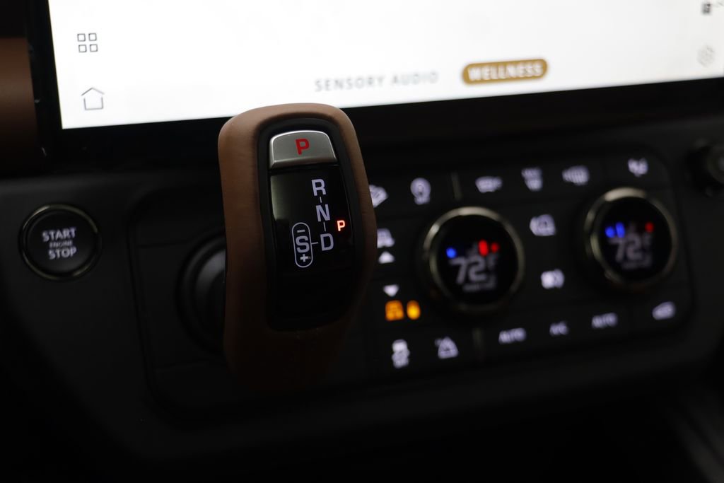 New 2026 Land Rover Defender 110 OCTA AWD/4WD image 16