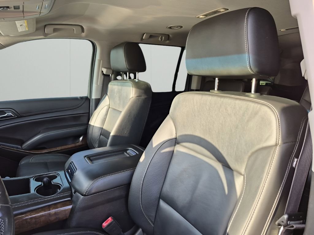 Used 2019 Chevrolet Suburban LT RWD image 32