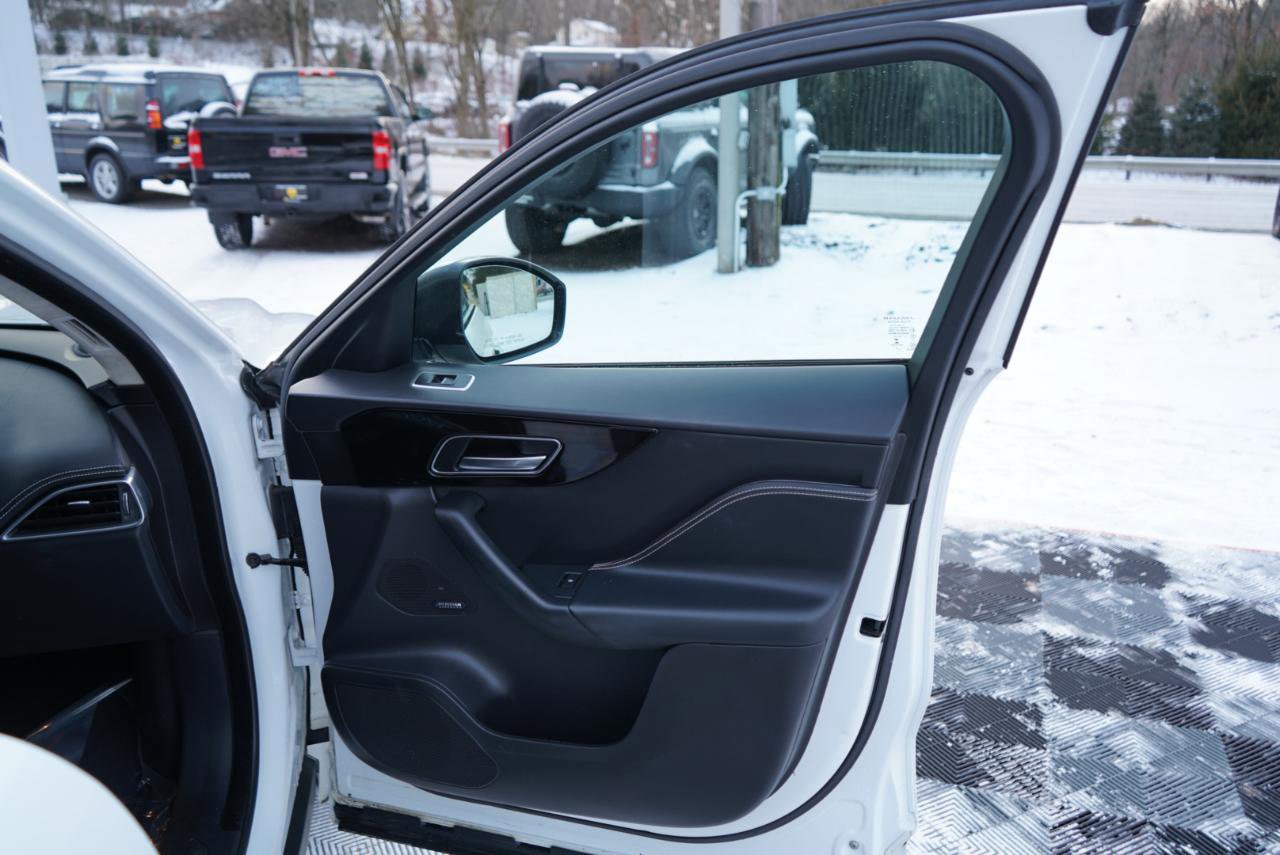 Used 2020 Jaguar F-PACE R-Sport image 82