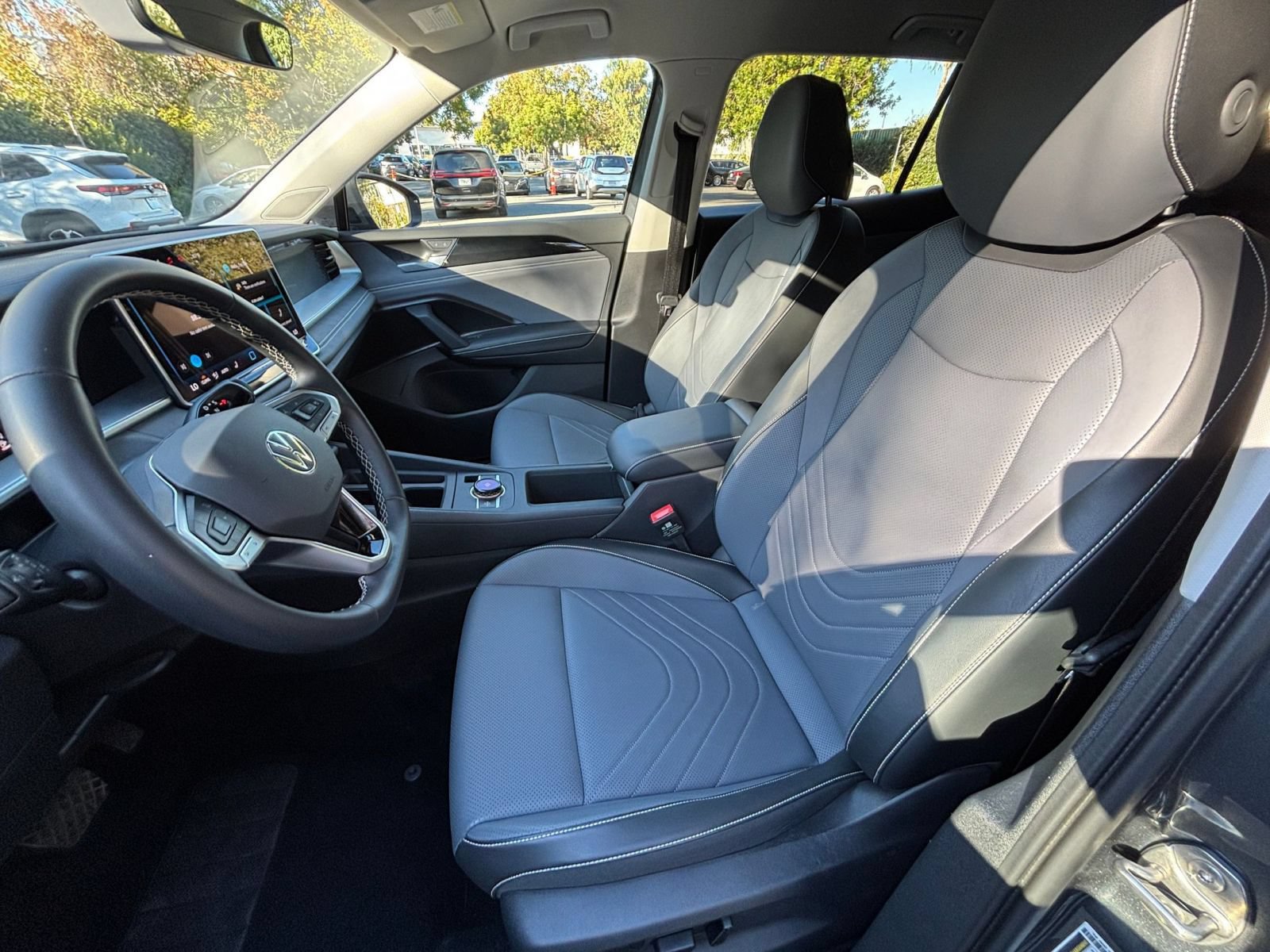 Used 2026 Volkswagen Tiguan SE AWD/4WD image 28
