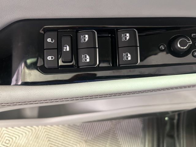 Used 2025 Jeep Wagoneer S Limited AWD/4WD image 22