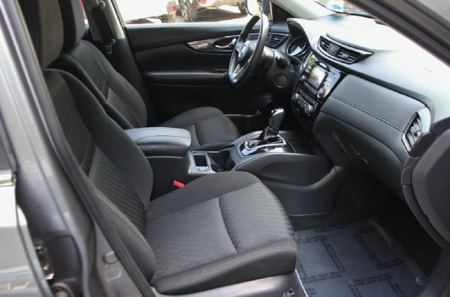 Used 2017 Nissan Rogue SV AWD/4WD image 36
