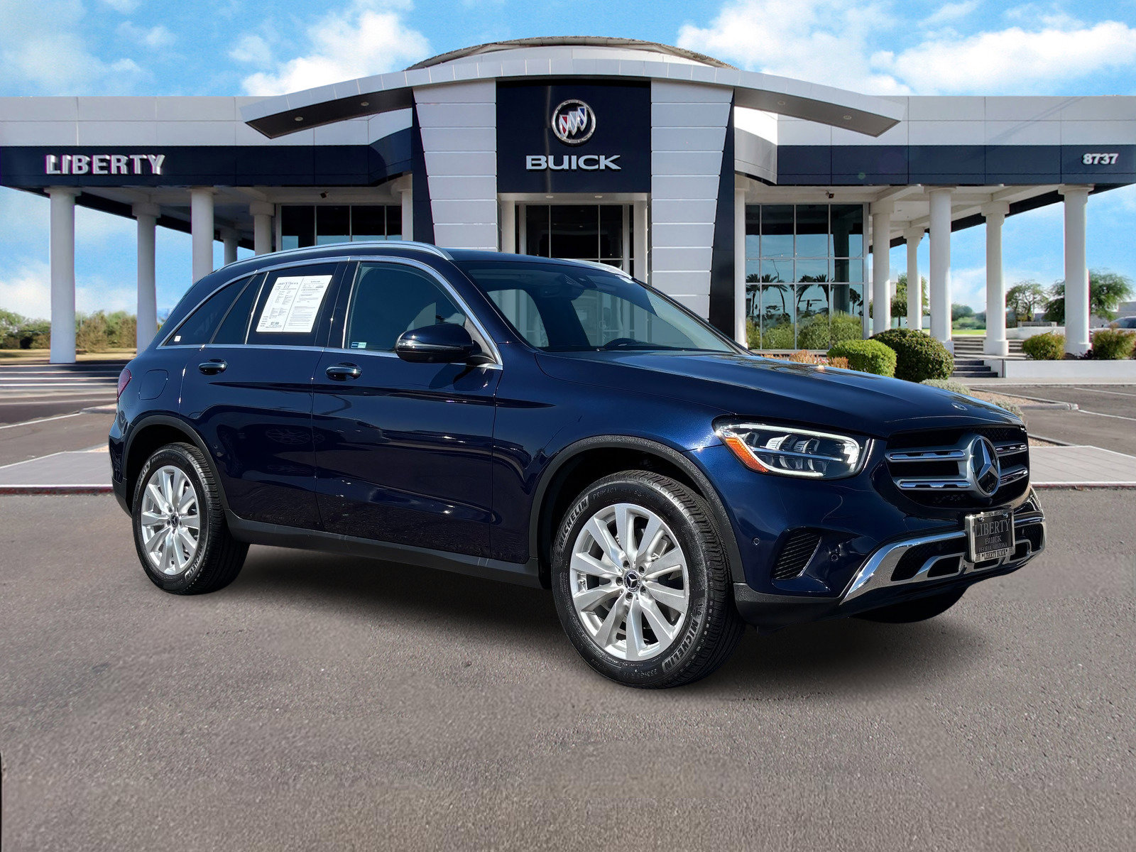 Used 2021 Mercedes-Benz GLC 300 GLC 300 w/ Premium Package image 2