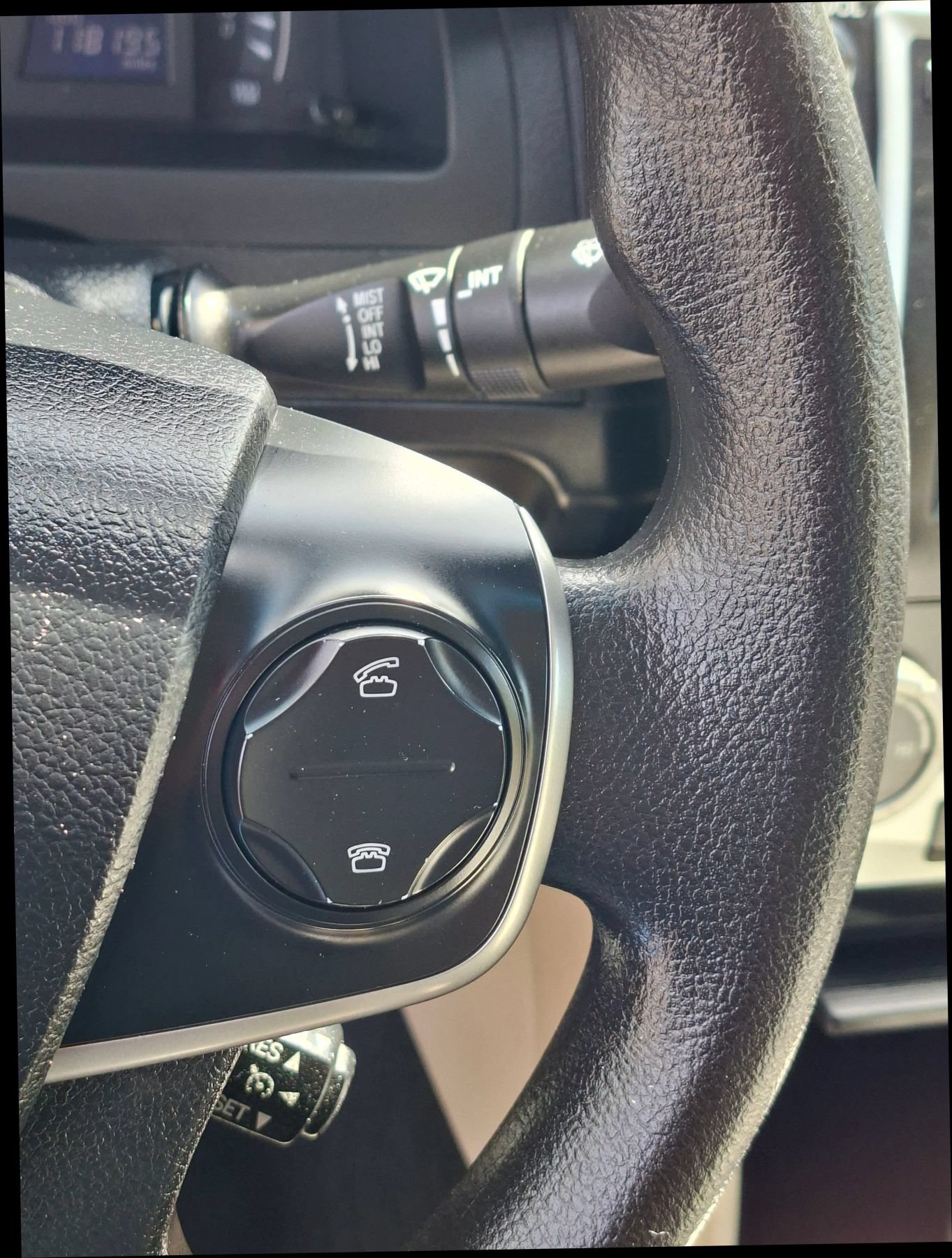 Used 2012 Toyota Camry LE FWD image 17
