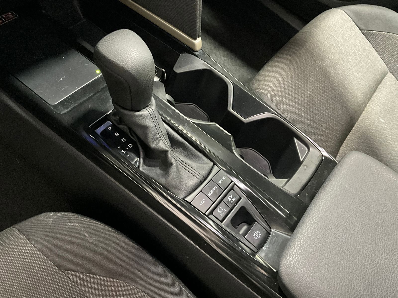 Used 2025 Toyota Camry LE image 17