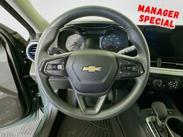Used 2025 Chevrolet Trax LS w/ LS Convenience Package FWD image 13
