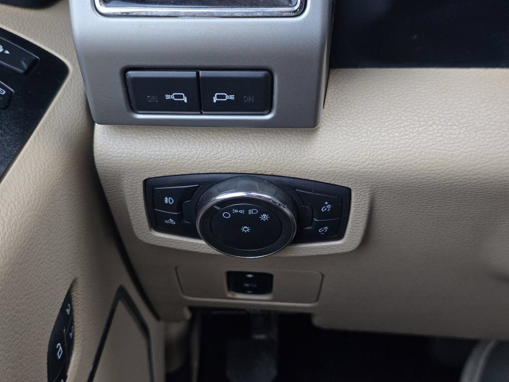 Used 2020 Ford F250 Lariat w/ Chrome Package AWD/4WD image 13