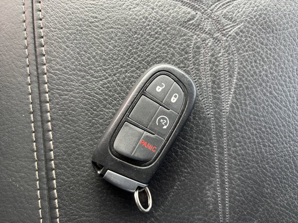 Used 2017 RAM 3500 Laramie Longhorn AWD/4WD image 33