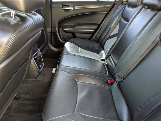 Used 2018 Chrysler 300 Touring L image 18